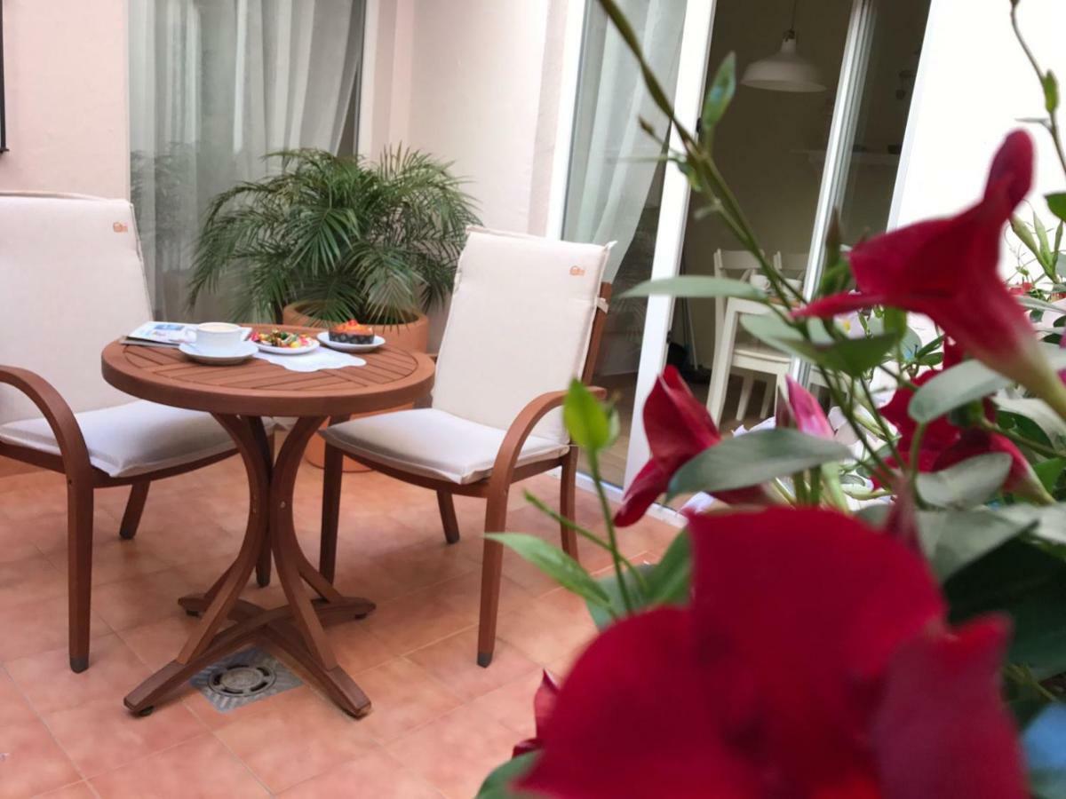Appartamento La Vela Blanca Roses Esterno foto